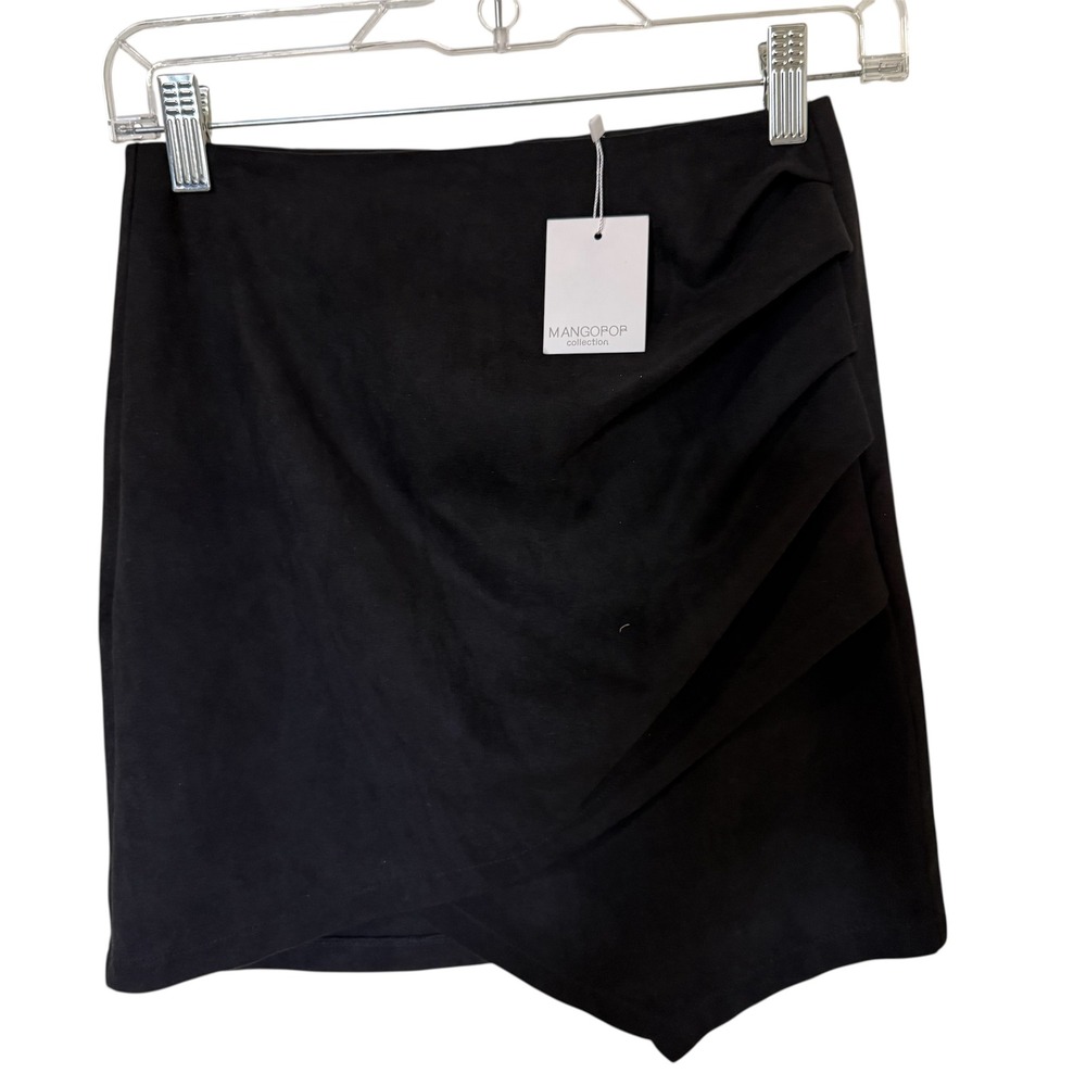 MANGOPOP Collection Black Ruched Asymmetrical Hem Mini Skirt XS NWT‎